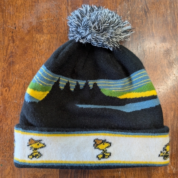 L.L. Bean Vintage Peanuts Snoopy Beanie W Pom Pom Winter Hat One Size Used - Picture 2 of 2